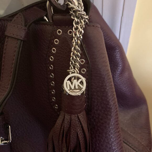 Elegant Purple Handbag with Tassel - Picture 5 of 9